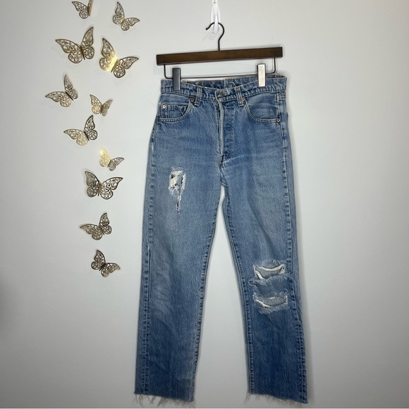 π¦π LEVIβS | Light Blue Distressed Straight Leg Denim Jeans - Picture 2 of 9